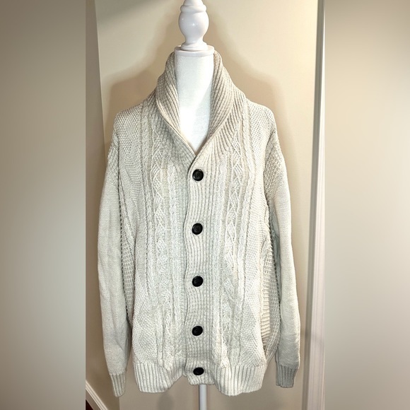 Haggar Other - HAGGAR CARDIGAN SWEATER | CREAM | BROWN BUTTONS